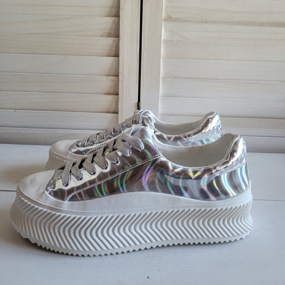 $79 NWT SAM EDELMAN Silver Platform Sneaker - Picture 2 of 12